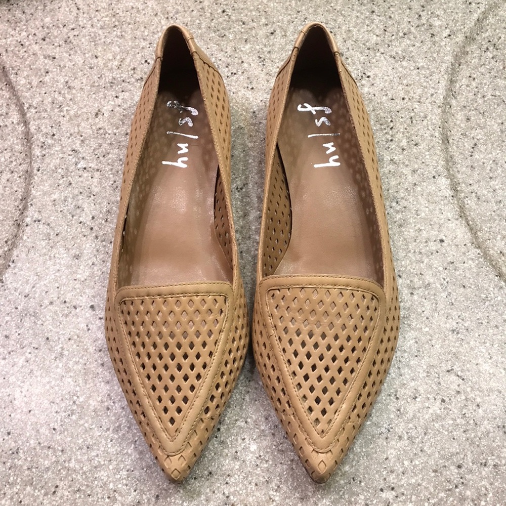 Tan pointed toe flats